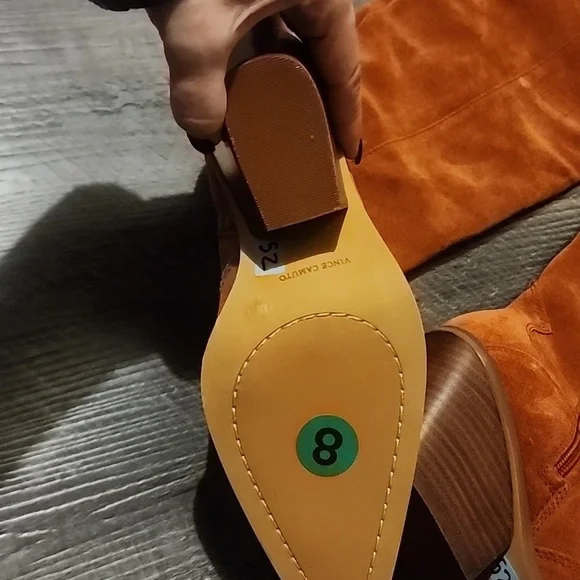 VINCE CAMUTO SHAHARLA KETCHUP BOOT SIZE 8 - Picture 4 of 6